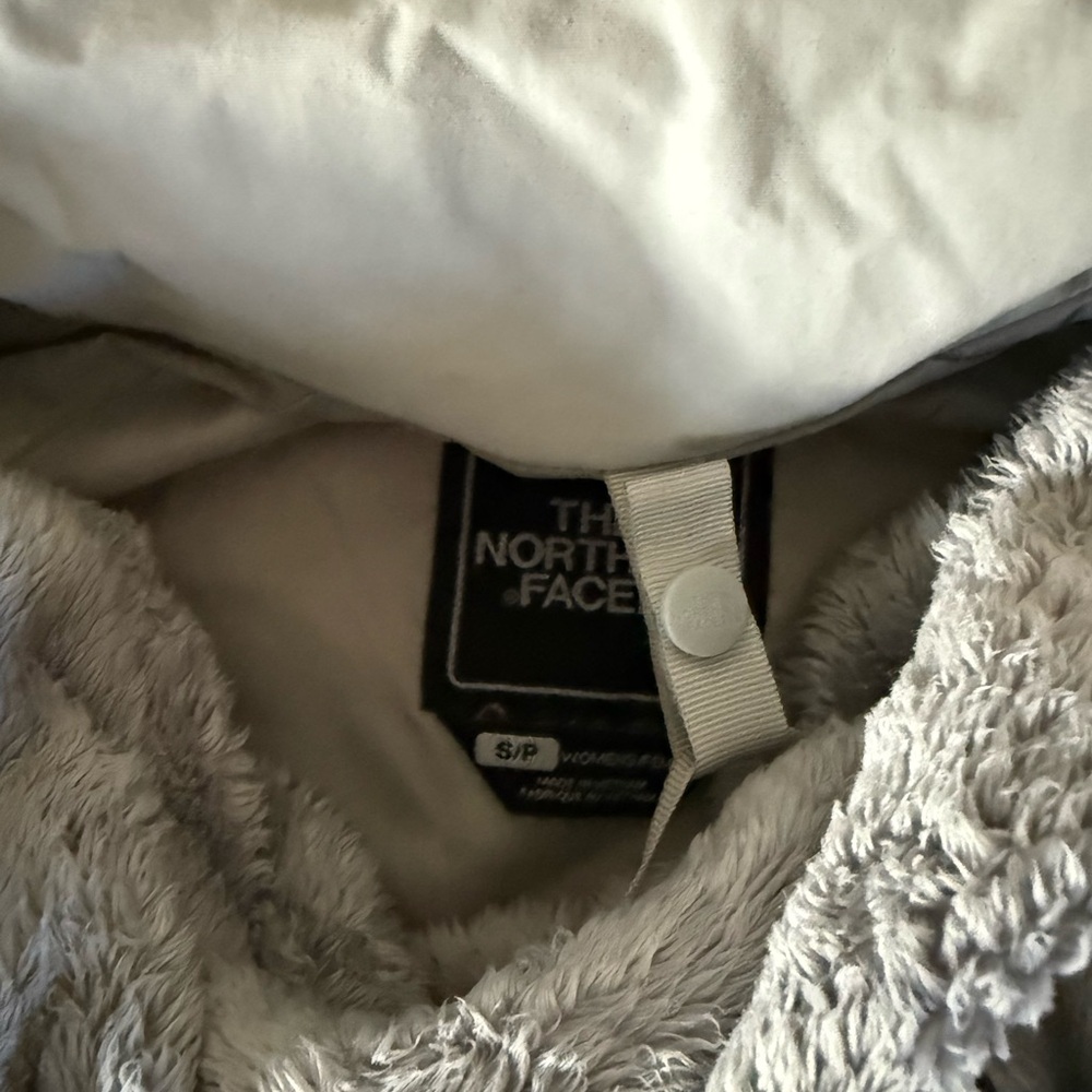 The North Face Women's HyVent Bright Orange Ski Jacket - Picture 2 of 4